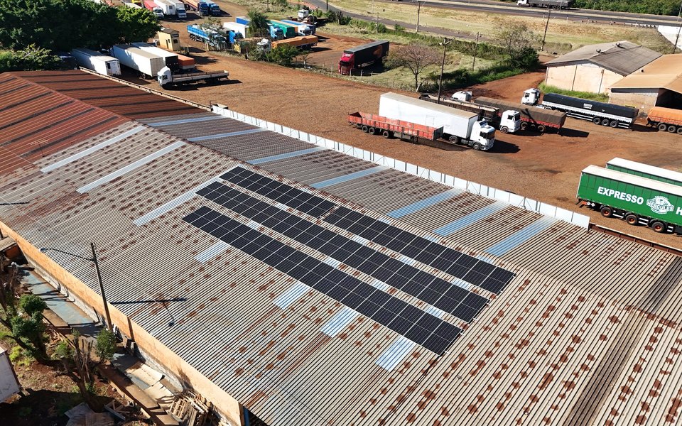 Galpão logístico com energia solar em Foz do Iguaçu