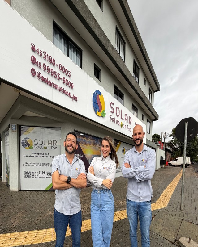 Equipe de Engenharia e Homologação da Solar Solutions Foz